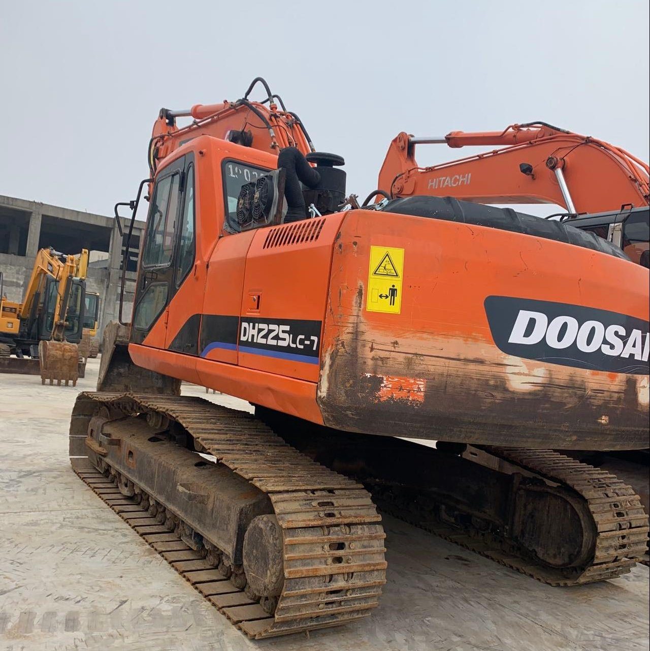 
                Для гусеничного экскаватора Doosan водить самосвал DH225/Dx225LC-7 в Корее
            