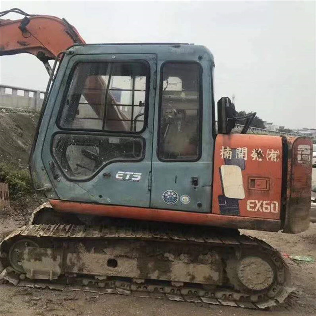 Used Excavator Hitachi Ex60-2 Small Excavator, Crawler Excavator with Isuzu Engine Made in Japan