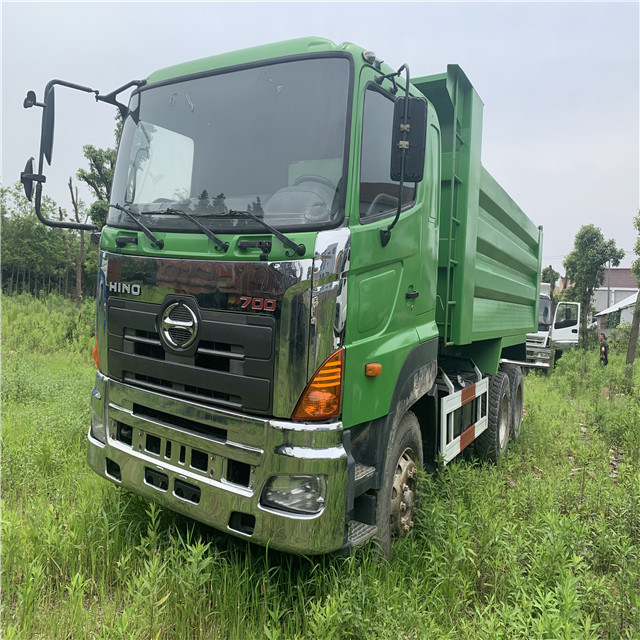 
                Используется Японии Самосвал Hino Hino 6X4 700 с мощным двигателем
            