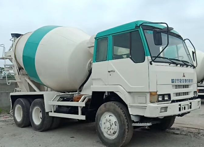 Used Mitsubishi Concrete Mixer 8 Cubic with Good Price for Sale