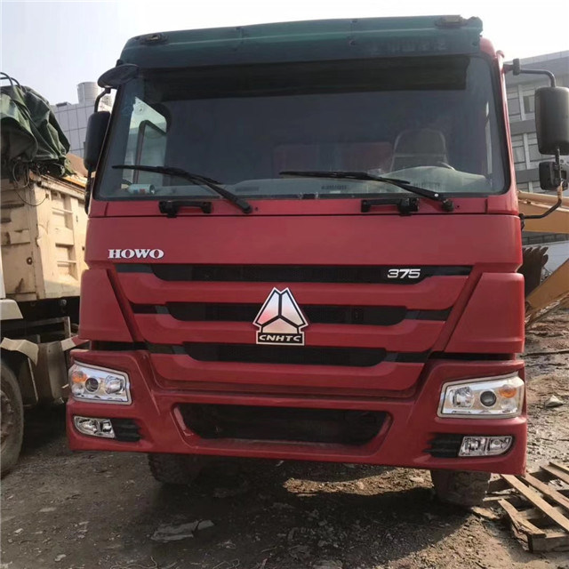 
                중고 Sinotruck Dump Truck 8X4, 90% 신형 12륜 375 트럭 티퍼, 양호한 작동 상태
            