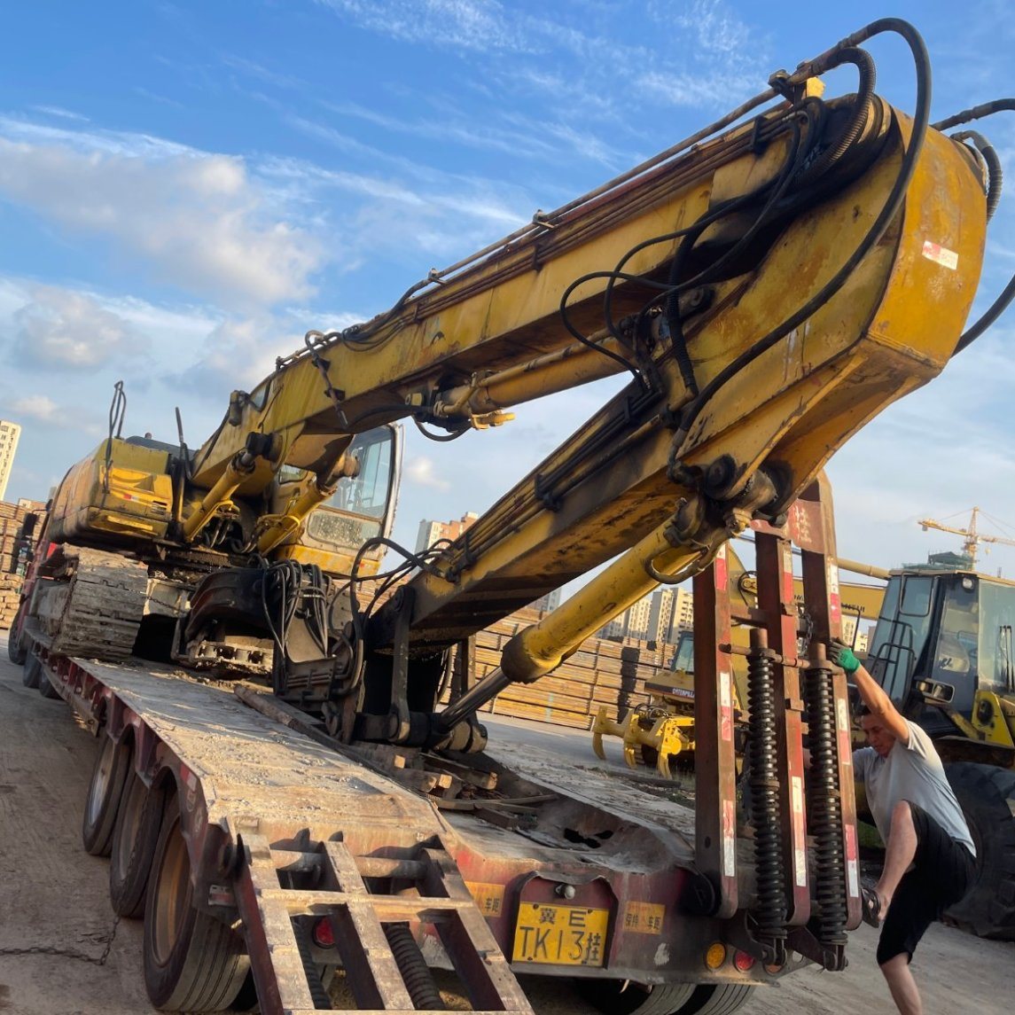 Used Sumitomo Sh330 Sh300 Crawler Excavator with Vibro Hammer and Magnet for Sale