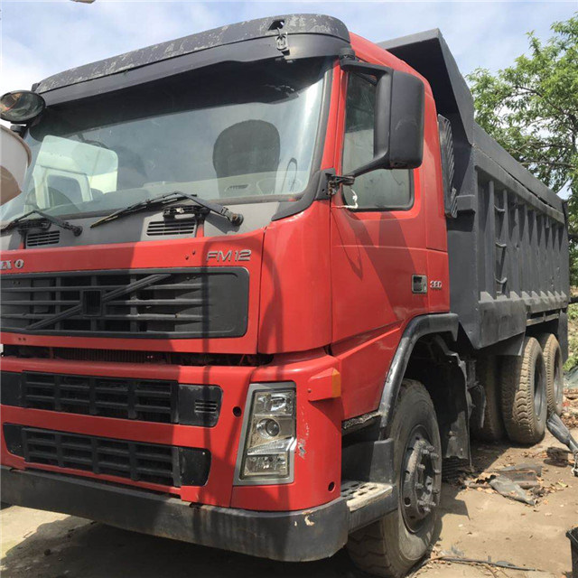 
                Utiliser un camion à benne Volvo 380 tracteur 6X4 30ton camion de la capacité du chariot
            