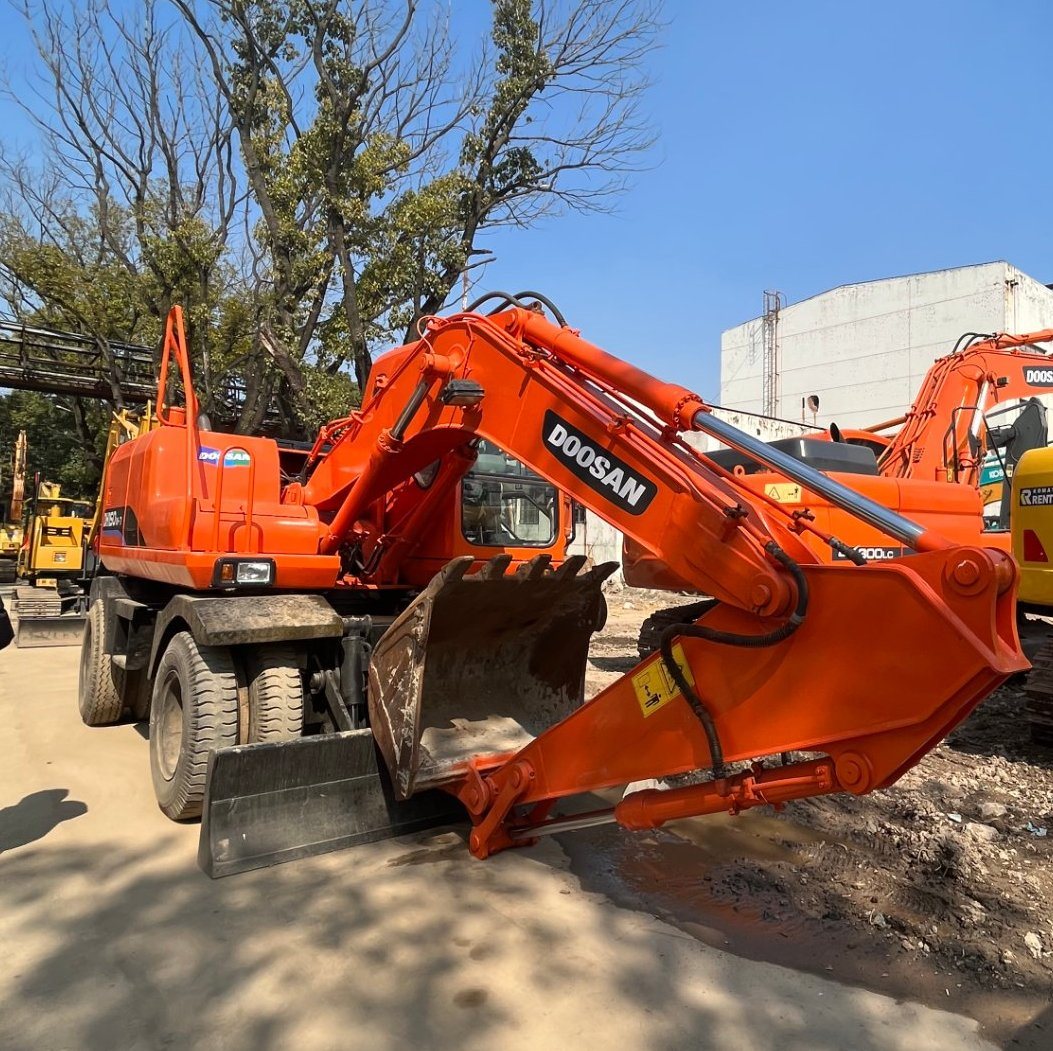Used Wheel Excavator Dh150W-7 Dx140W-7 Doosan Tire Excavator