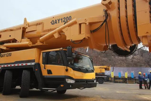 
                1200톤 크레인 All Terrain Crane Qay1200 판매
            
