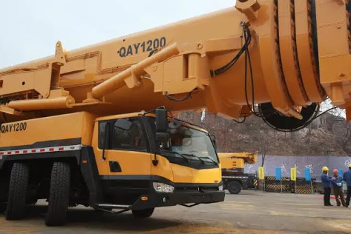 
                1200tonne Grue Grue tout terrain Qay1200 pour la vente
            