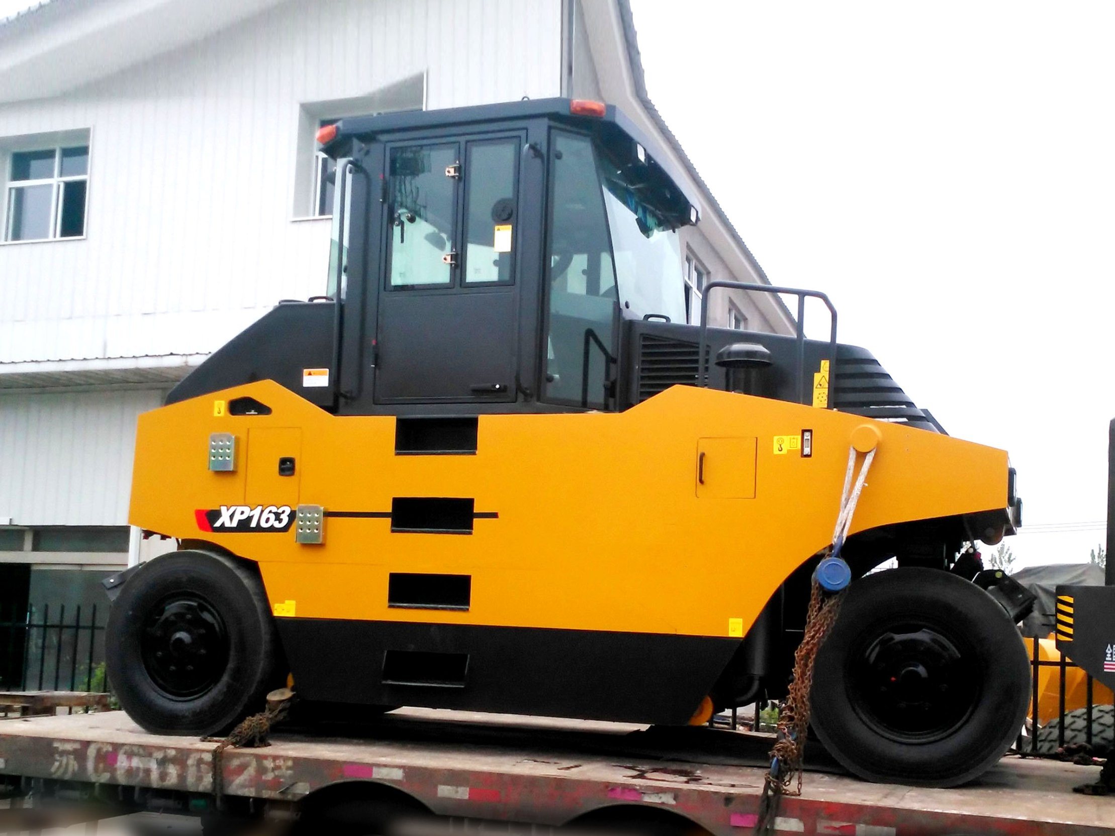 16 Ton Roller Road Roller XP163 Tire Road Roller for Sale