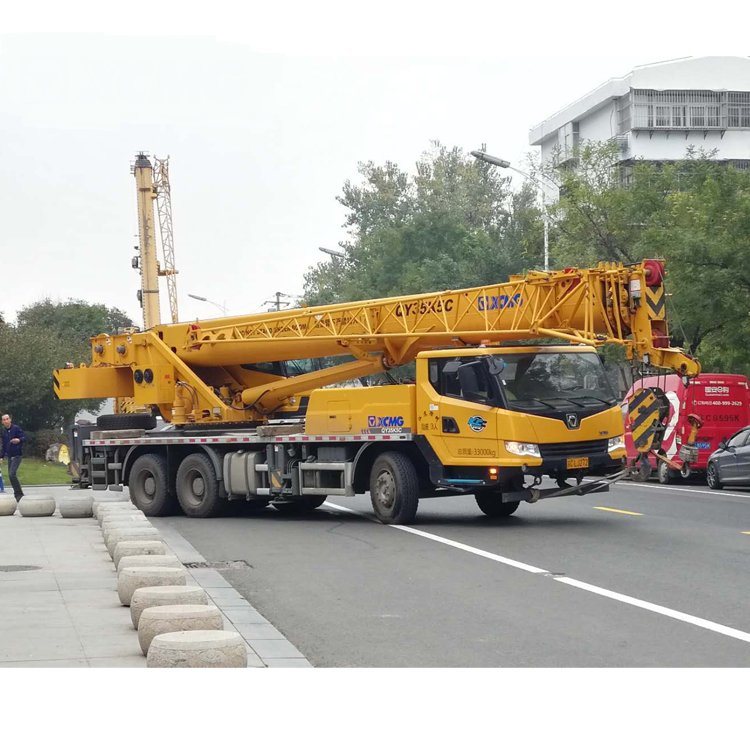 China 
                30 Ton Truck Crane Qy30K5c in Stock
             supplier
