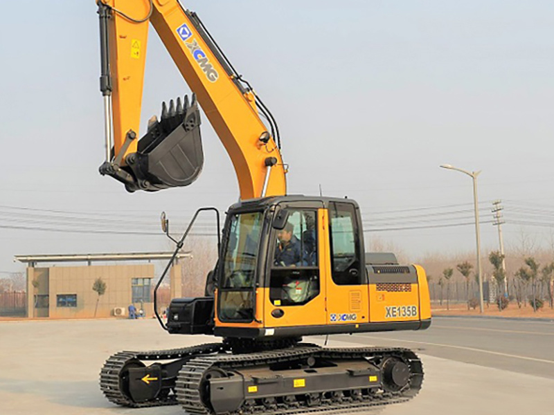 30ton Hydraulic Crawler Mining Excavator with Hammer Digger Xe305D in Stock