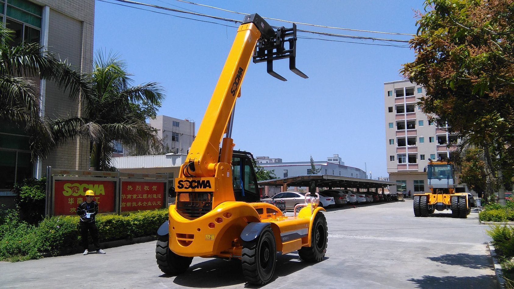 China 
                4ton 4X4 Telescopic Side Boom Forklift Telehandler Hnt40-4
             supplier
