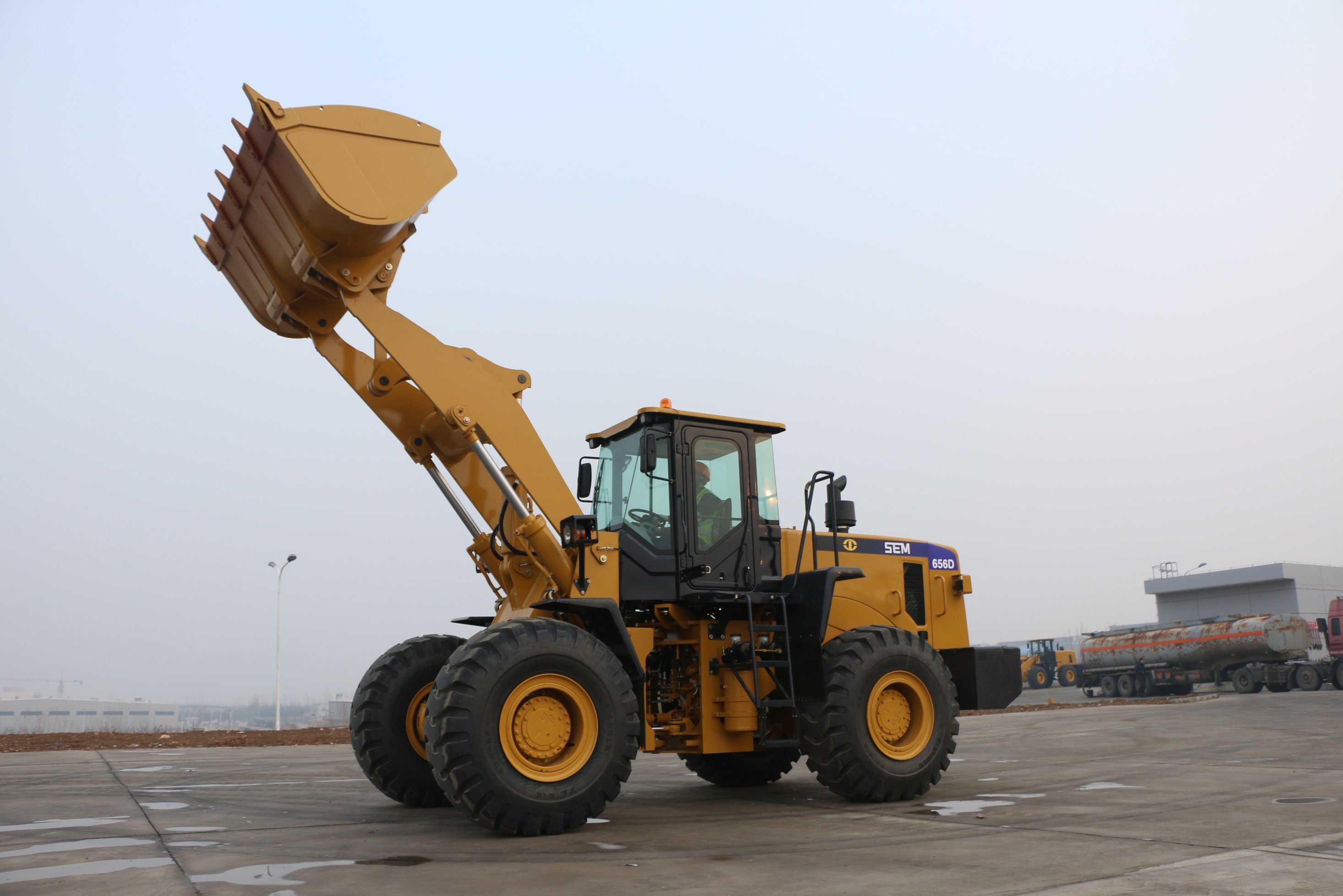 China 
                Cat Sem 5ton Wheel Loader Sem656D with Competitive Price
             supplier