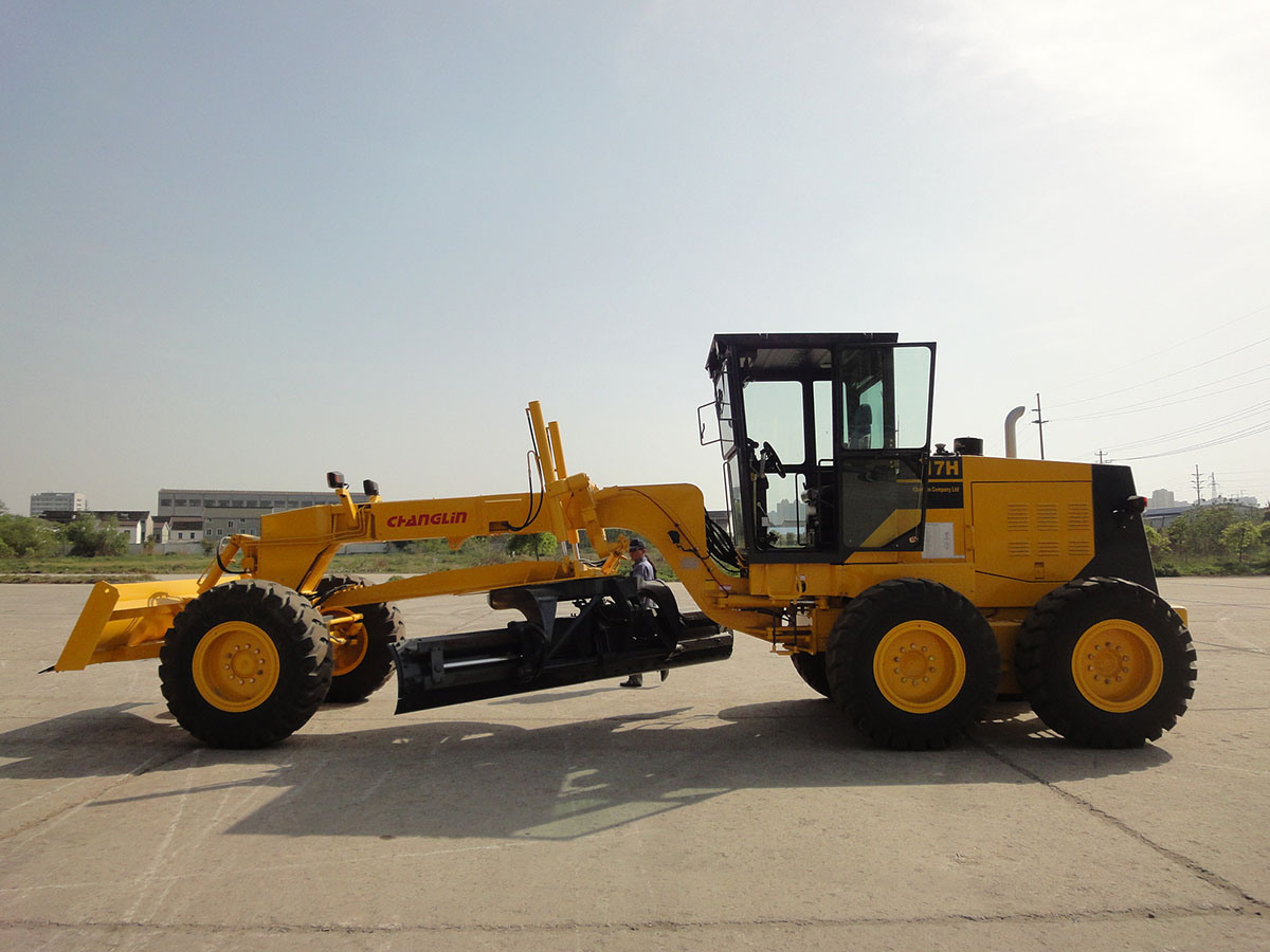 Changlin Brand Large Mechanical Grader 713h for Hot Sale