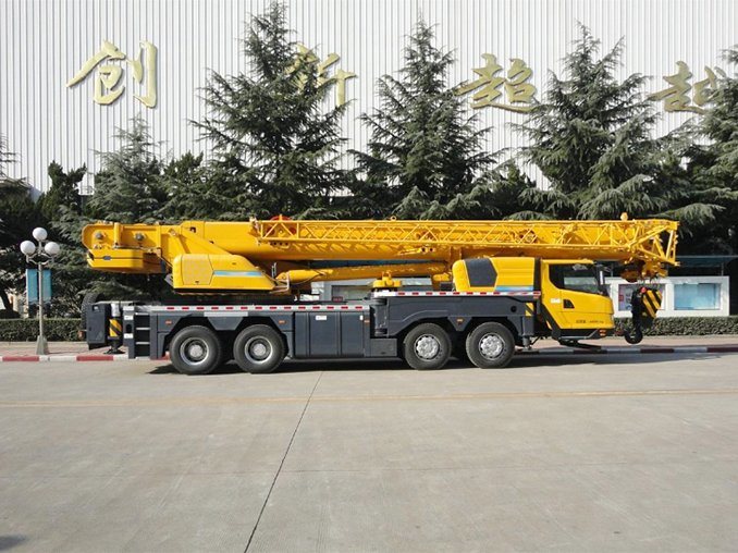 China 
                중국 100톤 전지형 크레인 Qay100A
             supplier