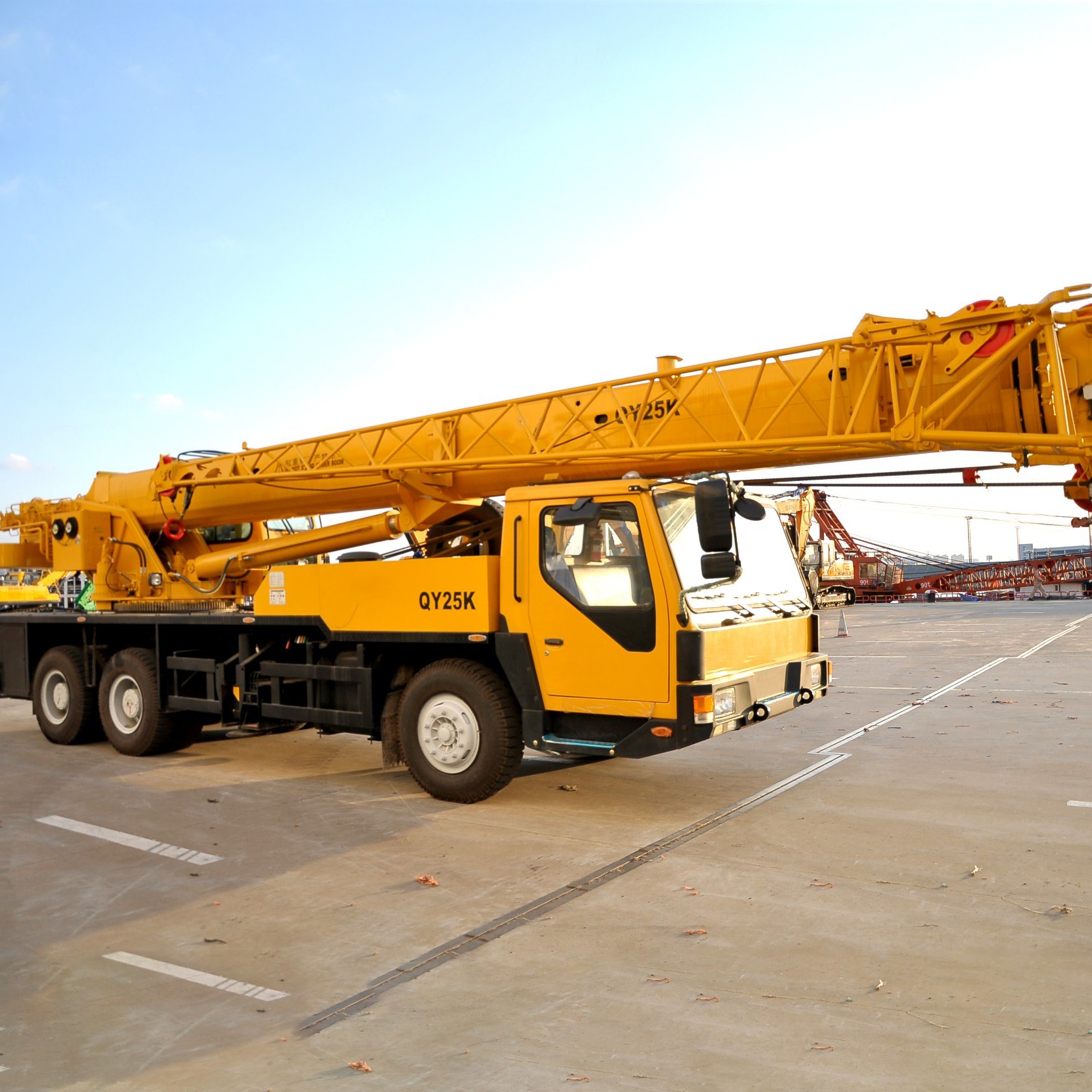 China 
                China 25 Ton Terreno Irregular Crane Rt25 em stock
             fornecedor