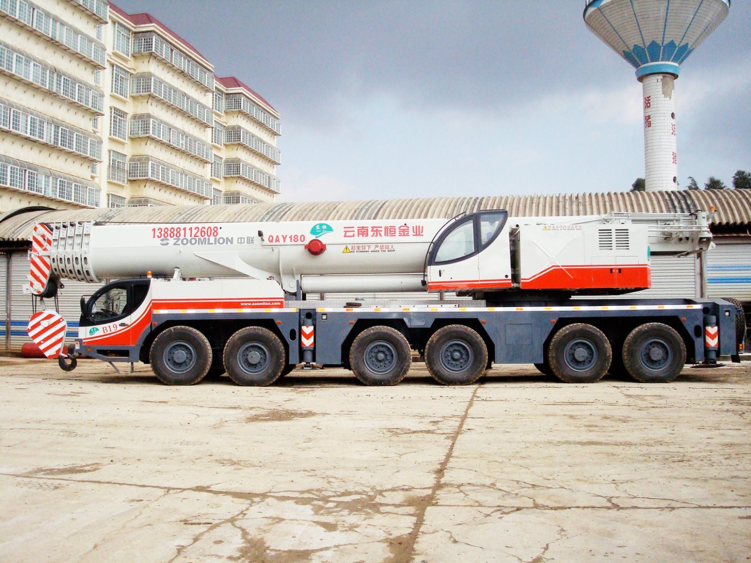 China Famous Brand Zoomlion Qay180V633 All Terrain Crane for Hot Sale