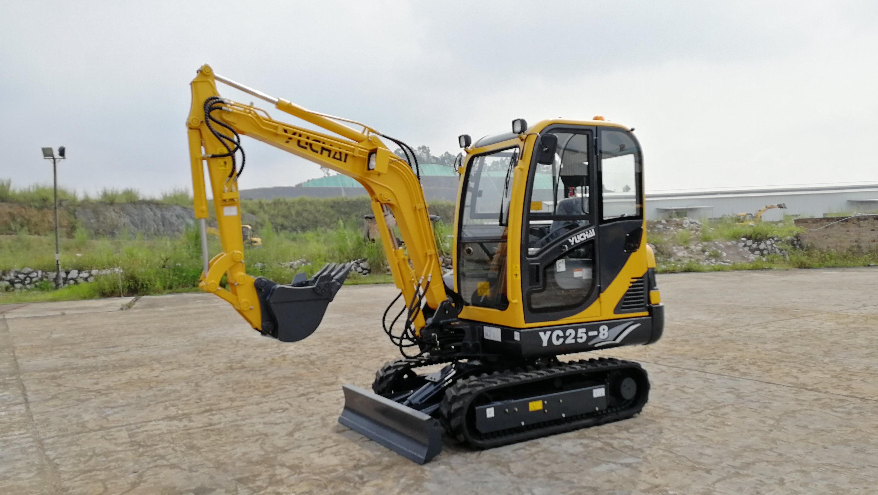 China Yuchai Yc25-8 Hydraulic Crawler Excavator with Spare Parts