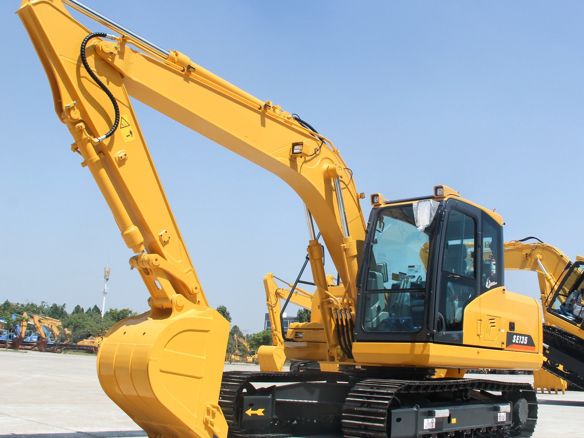 Chinese Brand Shantui Excavator 22t Se220 Excavator Machine