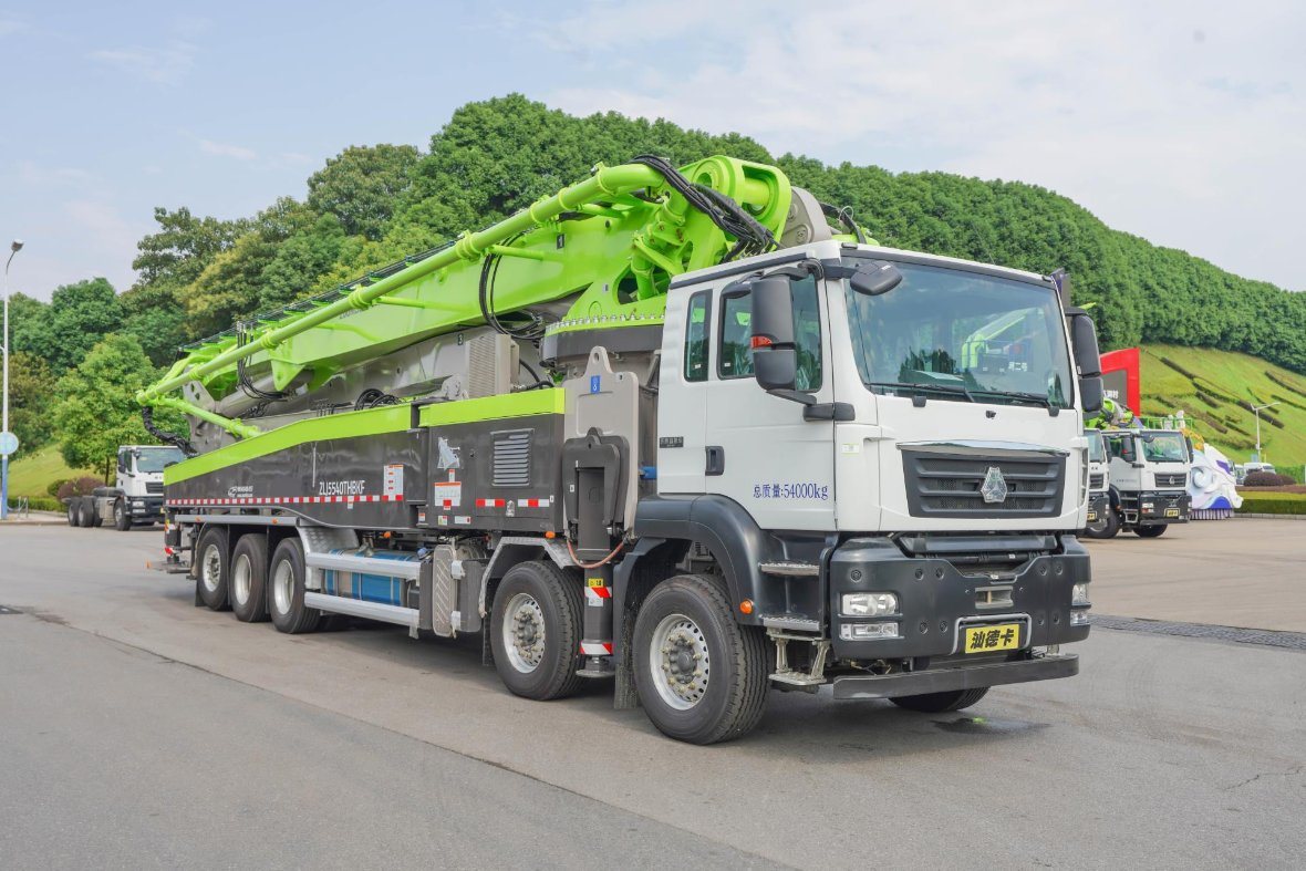 EXW Price Zoomlion Concrete Pump Truck 3-Axles Imported Chassis 50m Max. Pump Height 50X-6rz
