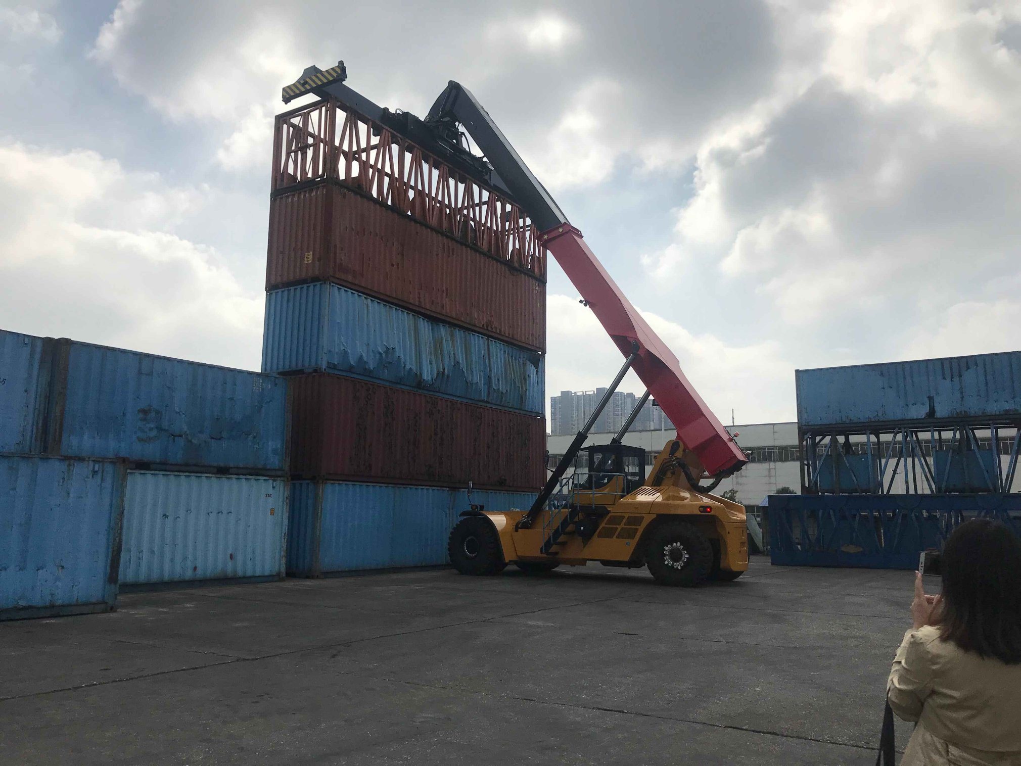 Famous Brand 10t Reach Stacker for Sale