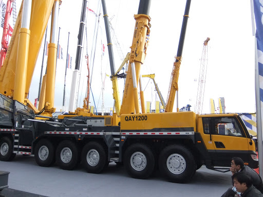 Heavy Duty 300 Ton All Terrain Crane Qay300