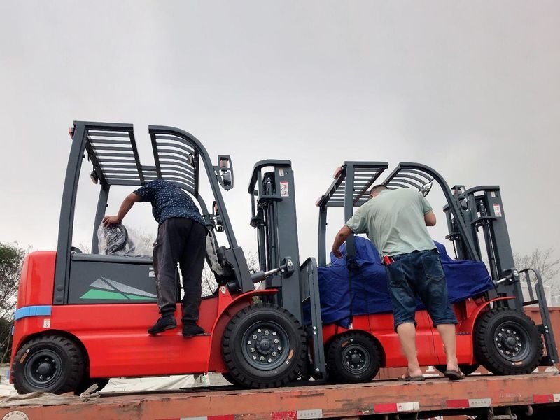 China 
                Heli 2 tons Elektrische vorkheftruck Cpd20 met voorzetstukken
             leverancier