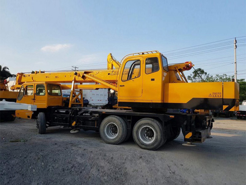 High Quality 16 Ton Mobile Truck Crane Qy16D Price