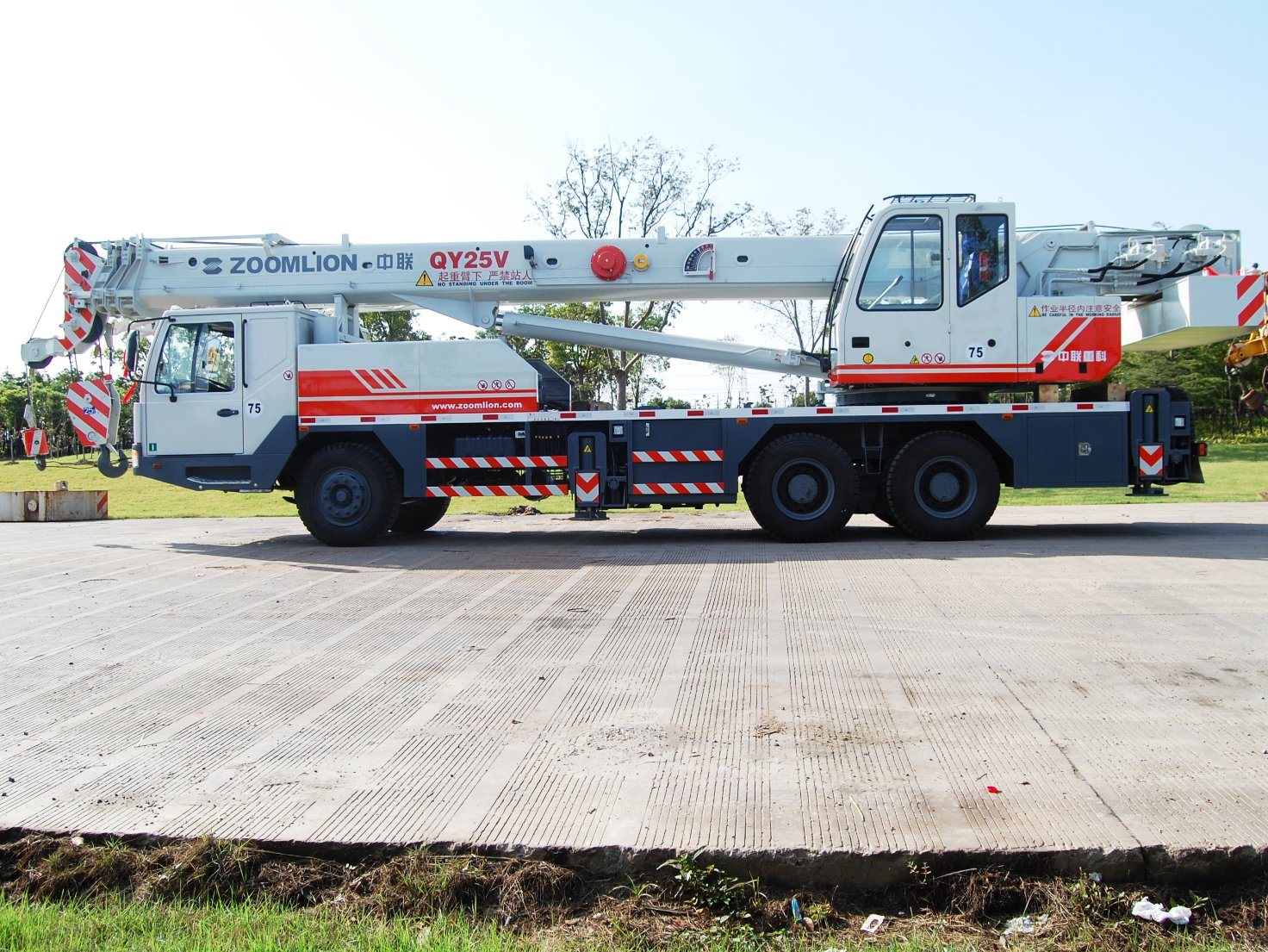 China 
                Hebetanlagen 50 Tonnen Zoomlion Qy55V552 Mobile Truck Crane in Bestand
             Lieferant