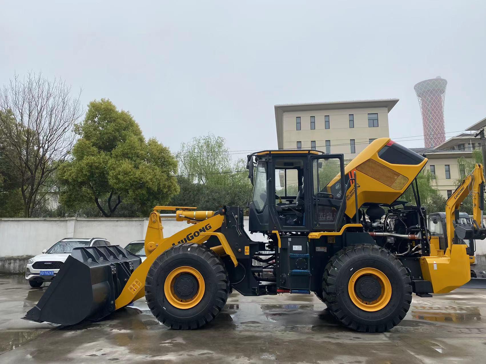 
                Liugong 5 Ton pala gommata Clg856h esportazione in Perù
            