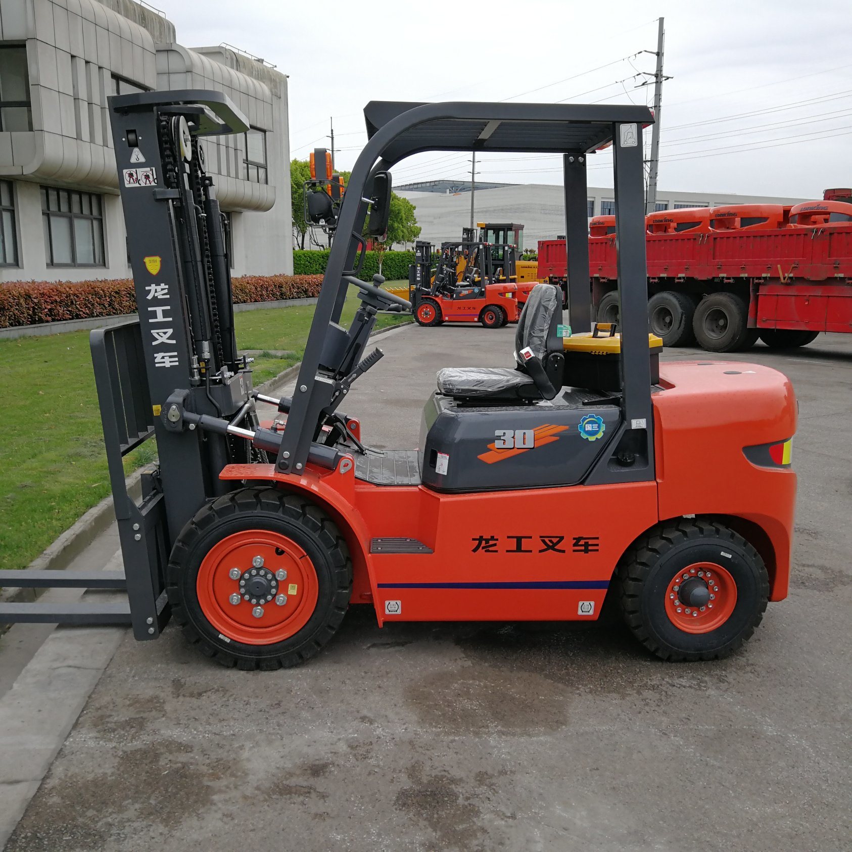 Lonking Fd30 3m/4.5m/5m 3 Ton Hydraulic Diesel Forklift Truck 4WD with CE