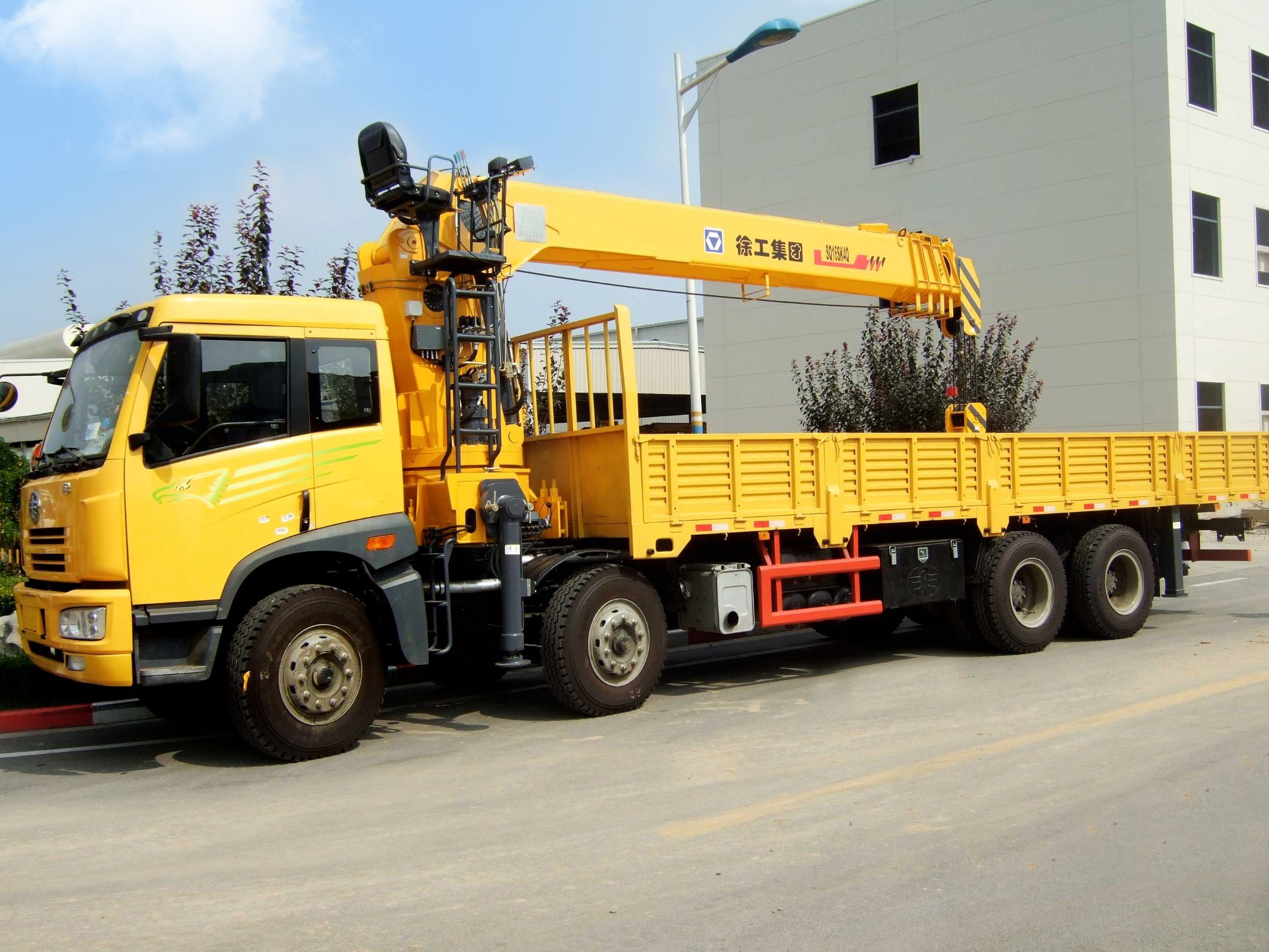 Mobile Truck-Mounted Crane Sqs350-5 in Stock with Good Price