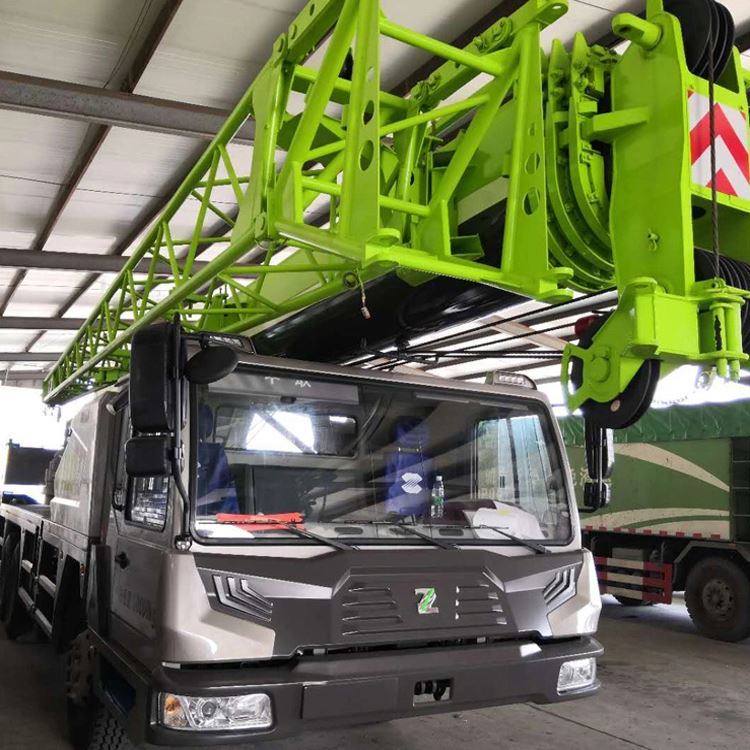 China 
                Products Telescopic Boom 70 Ton Truck Cranes with Low Price
             supplier