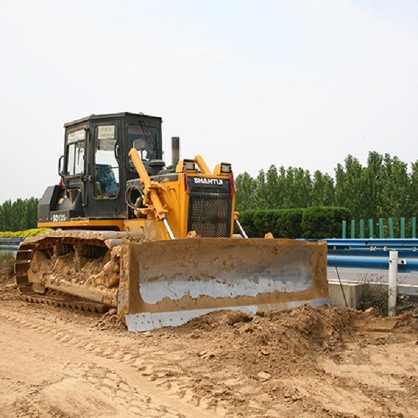 
                Bouteur chenillé Shantui Bulldozer DH24-C2 240hp avec défonceuse arrière
            