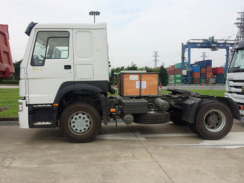 Chine 
                Un camion tracteur Sinotruk HOWO7 4X2
             fournisseur