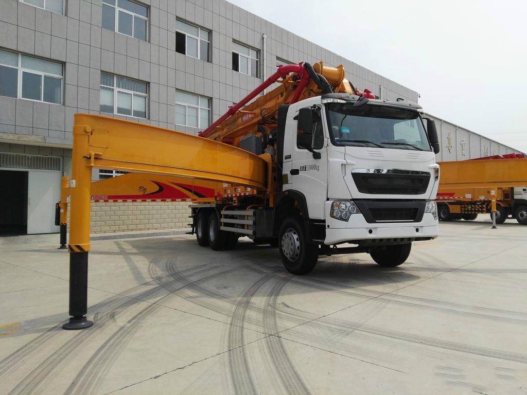 
                Topmerk 43m betonpomp truck Hb43V in China
            