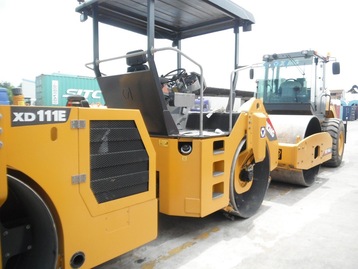 
                Top Quality Sr16 Track Roller Road Machinery Road Roller
            
