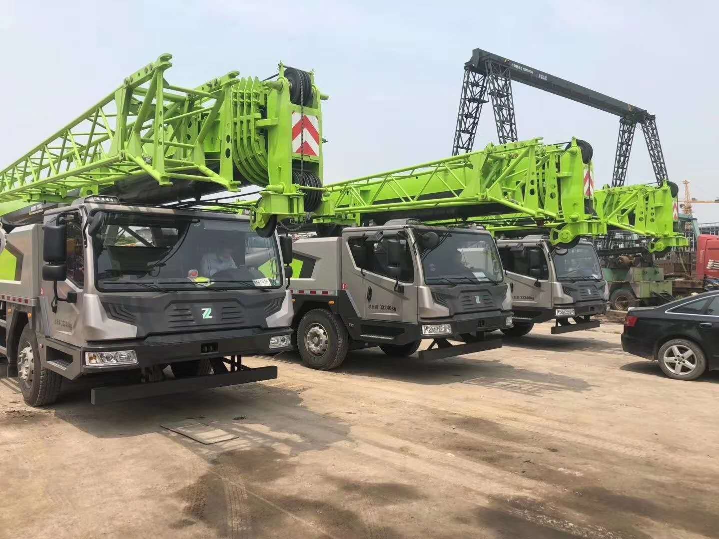 China 
                Zoomlion 30톤 트럭 크레인 Ztc300V562 우즈베키스탄으로 수출
             supplier