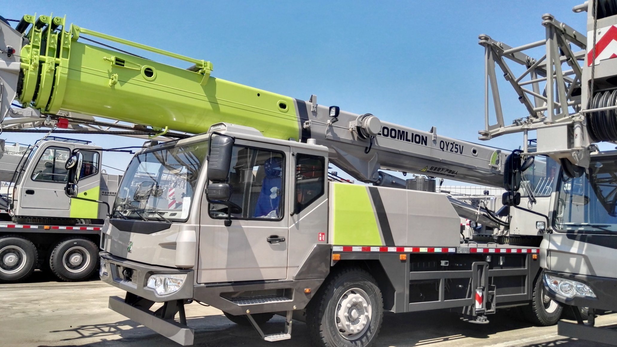 Zoomlion 55 Ton Truck Crane Qy55D531.1 Large Mobile Crane