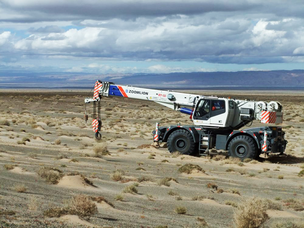 
                Zoomlion 60 тонн Rt60 неровной местности крана в наличии для продажи с возможностью горячей замены
            