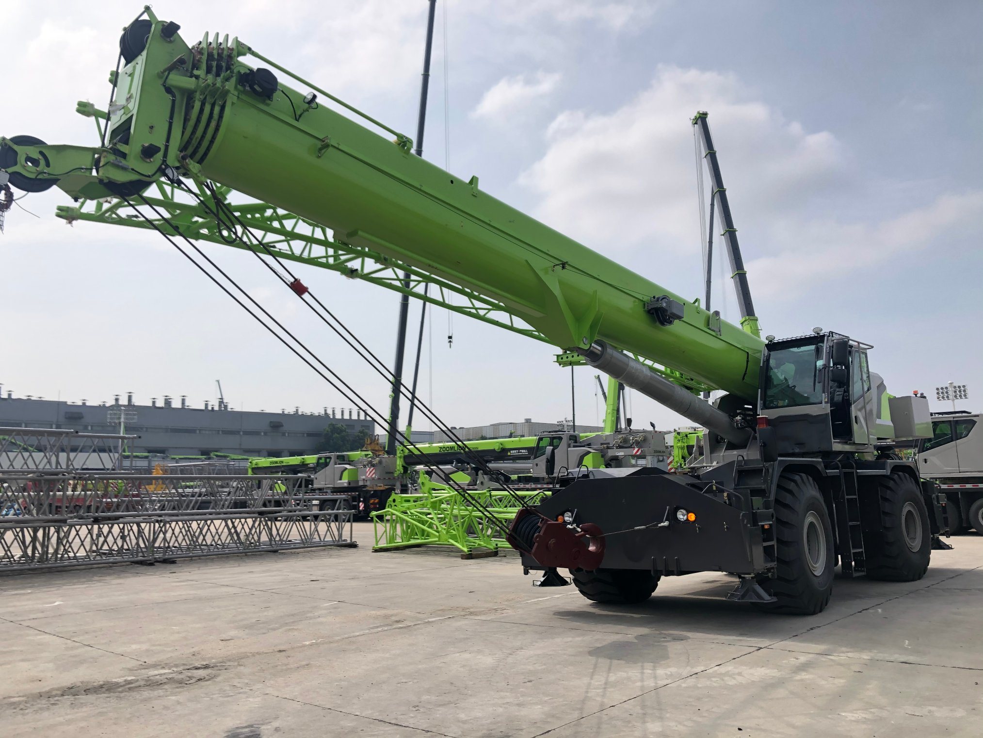 
                Zoomlion Nieuw merk 110 ton ruwe terreinkraan Zrt1100d533
            