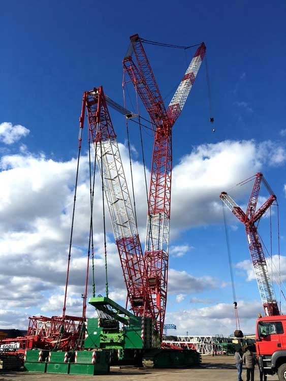 Chine 
                Zoomlion Zcc1100h Grue mobile de 100 tonnes pour la vente de Grue sur chenilles
             fournisseur