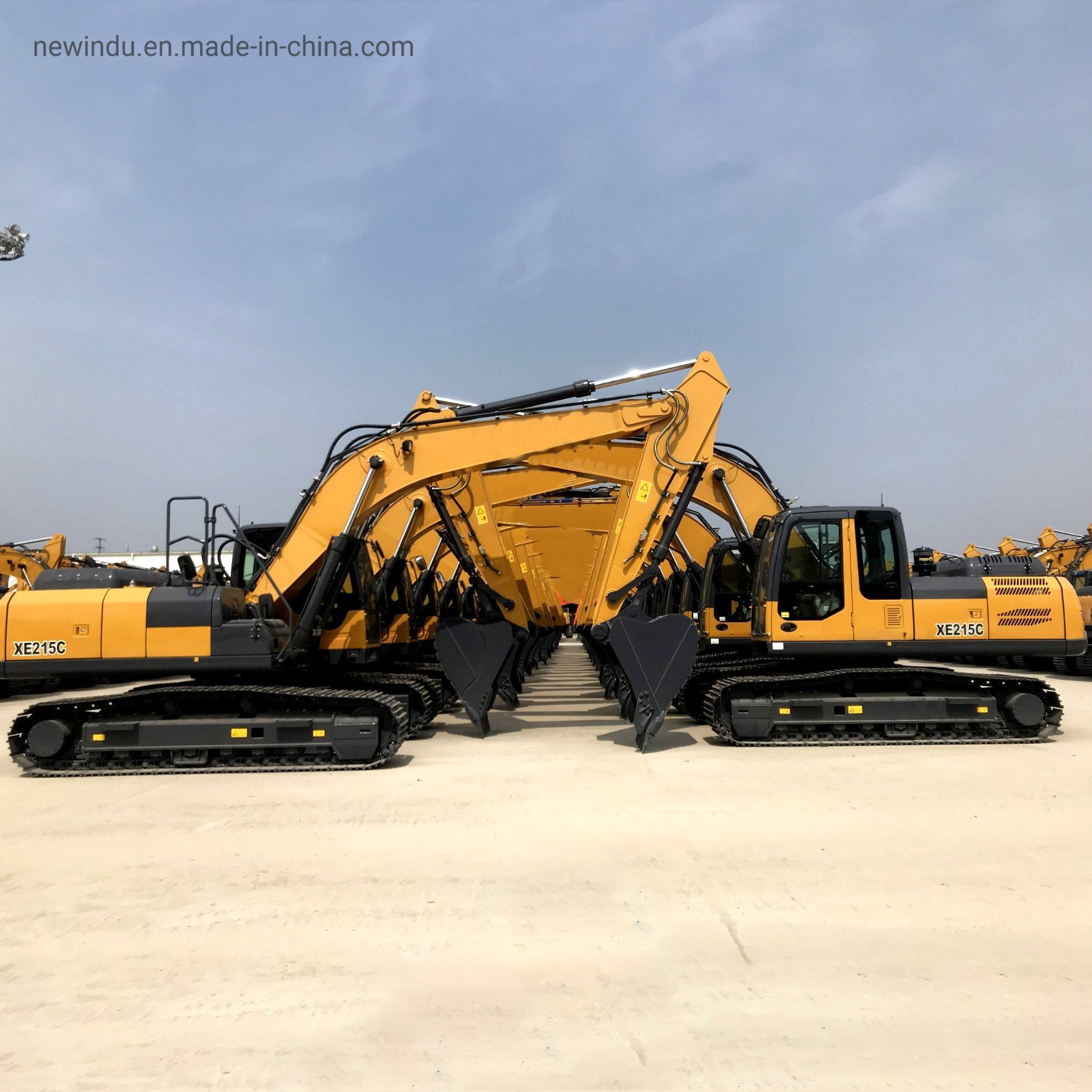 0.8m3 Mini Bucket Excavator Xe215c with Hammer