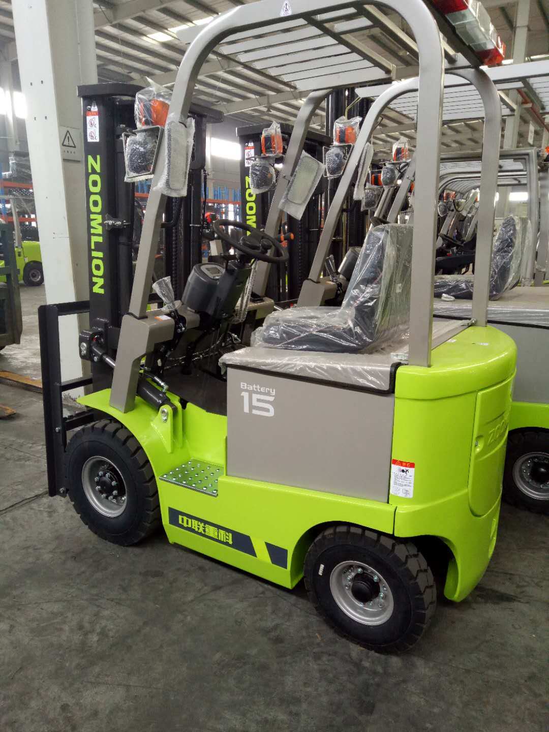 2.5 Ton Zoomlion Lifting Machine Forklift with High Quality Fd25