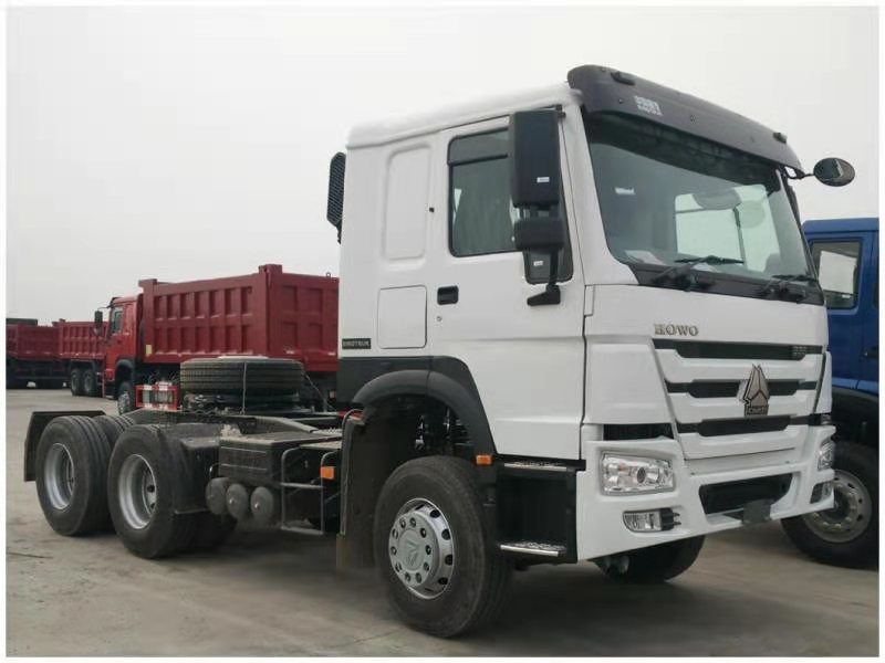 Cina 
                371HP 375HP 380HP 420HP Euro 2/3/4/5 rimorchio 10 ruote Carrello per testa motrice SinoTruck HOWO 6X4
             fornitore