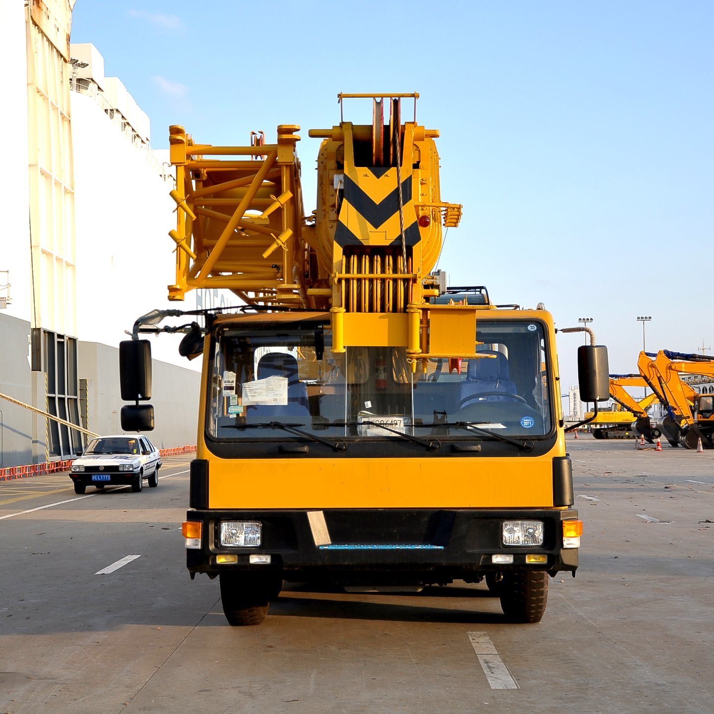 China 
                Grua para camiões de 50 toneladas Qy50kc grua para camiões com 59,5 m. Altura de elevação
             fornecedor