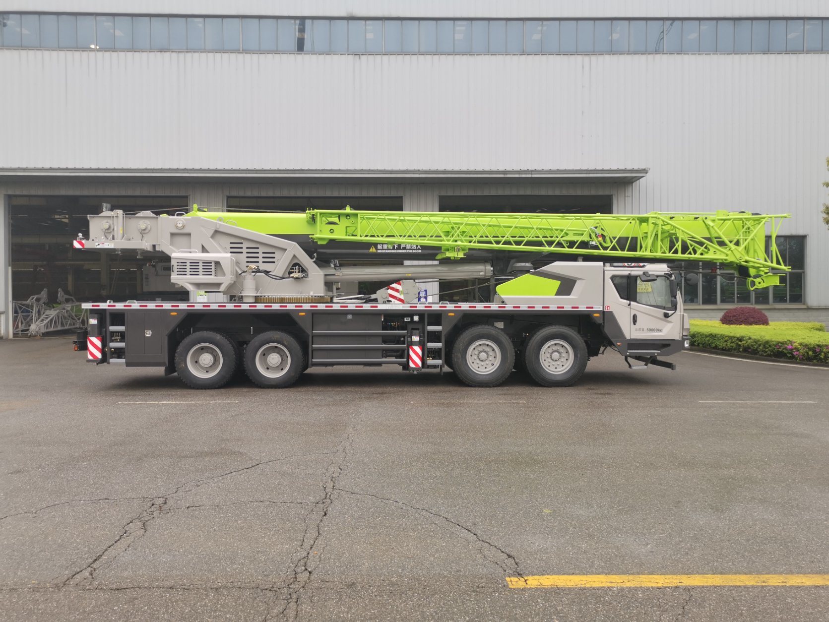 China 
                80 Tonnen Tragfähigkeit Zoomlion LKW Kran mit Klapparm
             Lieferant