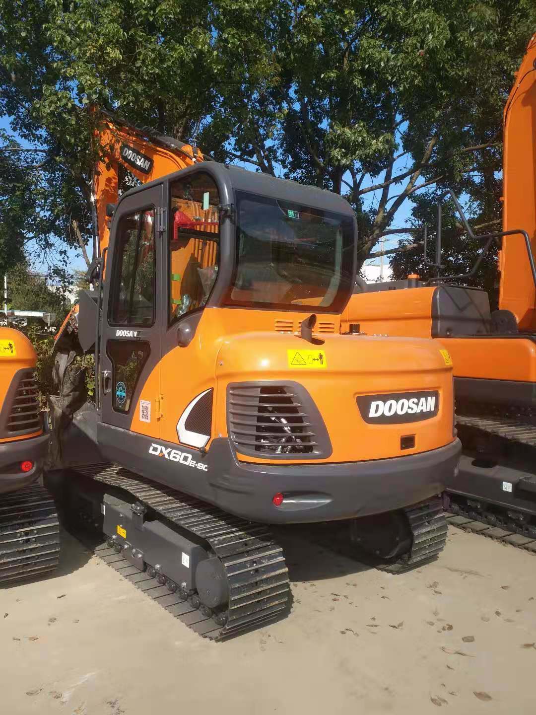 China 
                Gloednieuwe Doosan 6 ton hydraulische minigraafmachine met rupsbanden Dx60e-9c Mini Digger op voorraad
             leverancier