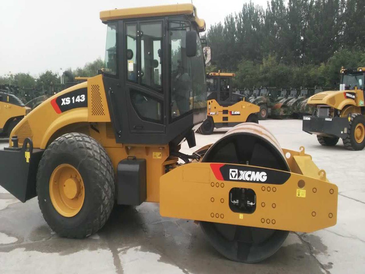 Brand New Hydraulic Xs143 14ton Compactor Road Roller Sale in Argentina