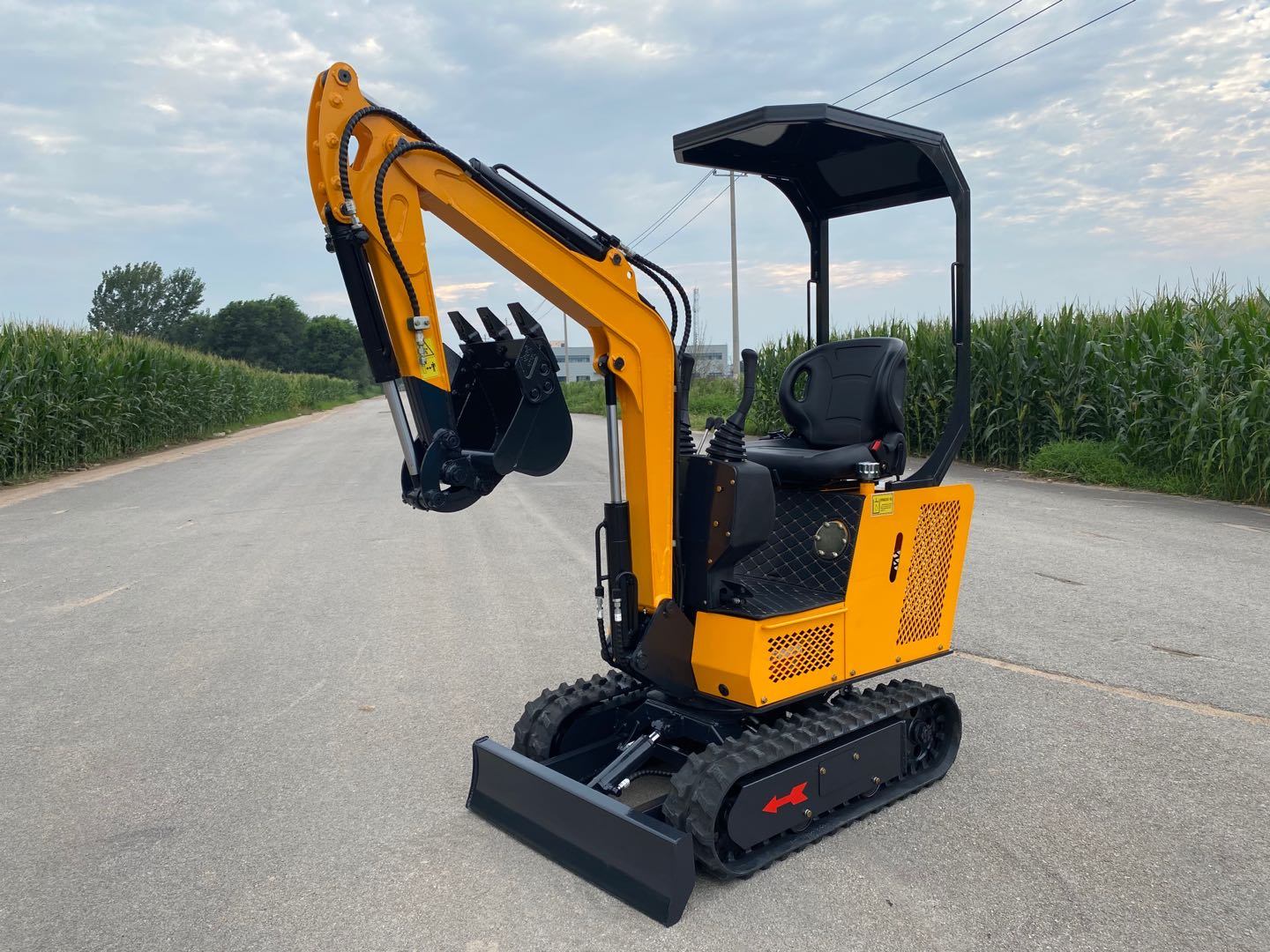 China 1 Ton Mini Crawler Excavator Lx10-9b for Home Use
