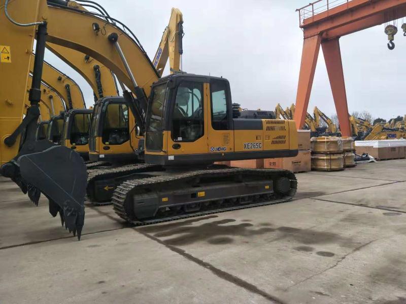 China 26.5 Ton Crawler Excavator Xe265c in Stock