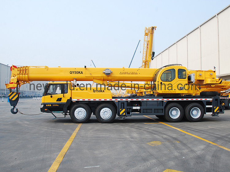 China 
                China de 50 toneladas flamante recogedor pequeño camión grúa QY50kd
             proveedor
